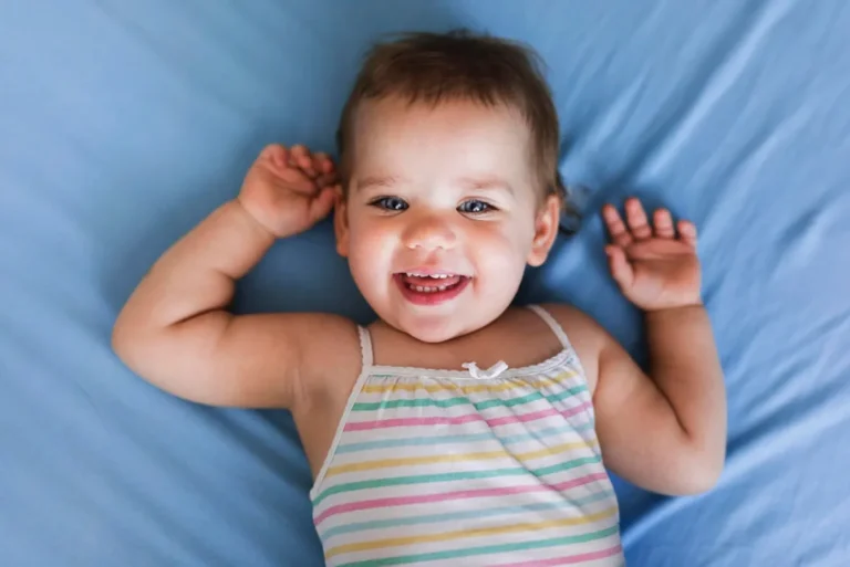 ¿Cuándo comienzan a salir los dientes de leche?